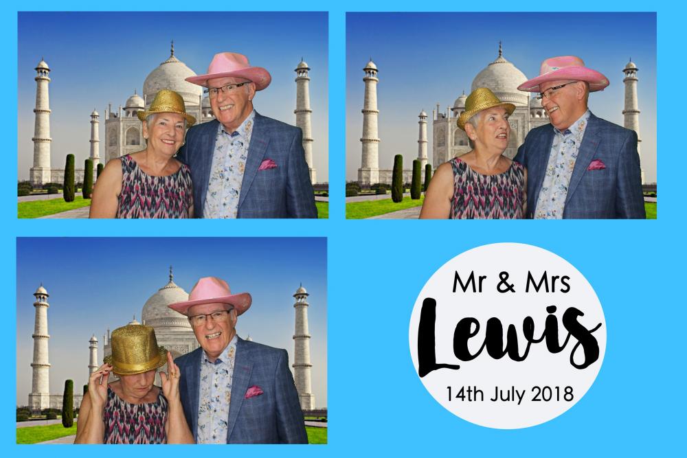 Mr & Mrs Lewis's Wedding | View more photos from the event at images.mobile-photo-booth.com/u/MobilePhotoBoothUK/Mr-Mrs-Lewiss-Wedding